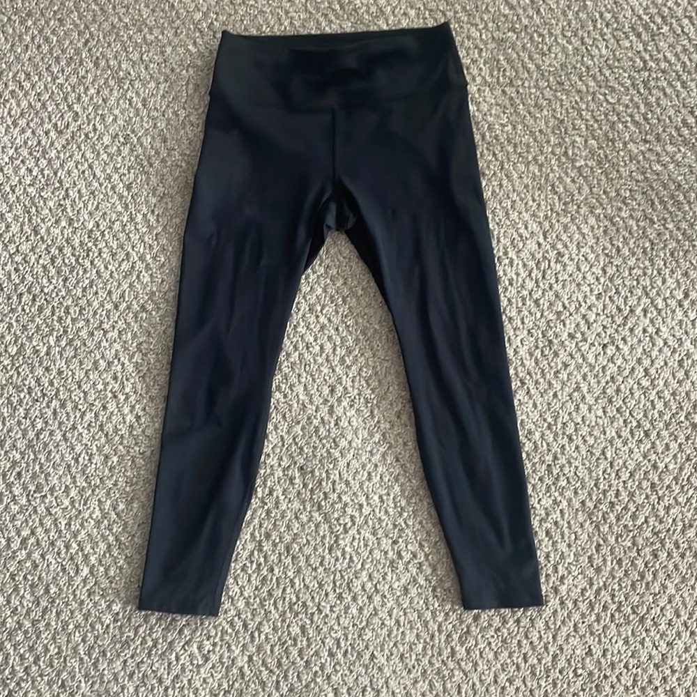 Women’s size large fabletics, powerhold, seven eights leggings